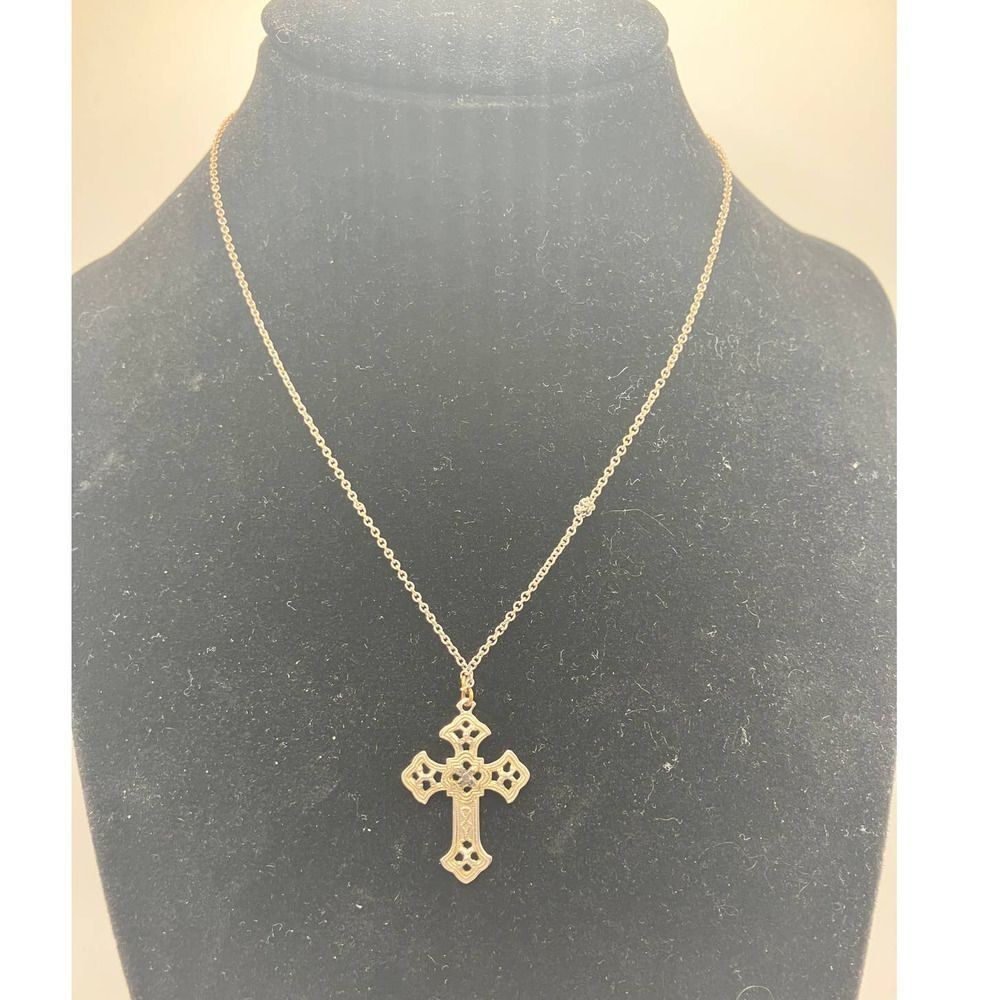 Vintage Delicate decorative silver-tone cross!
